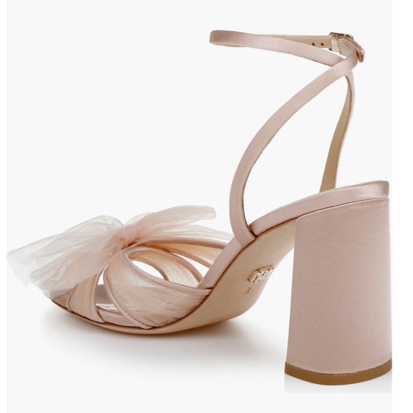 Badgley Mischka Collection Tess Ankle Strap
Sandal in Soft Blush Size 9 - Picture 3 of 12